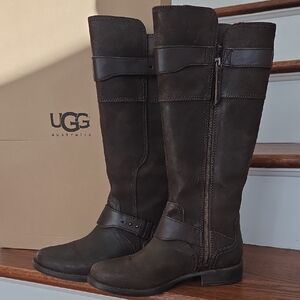 UGG Dayle womens boot in brown leather  size 7